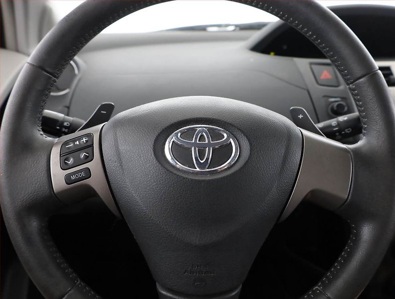Toyota Yaris (2009) 1.33 Dual VVT-i, Automat - fotka 8 z 15