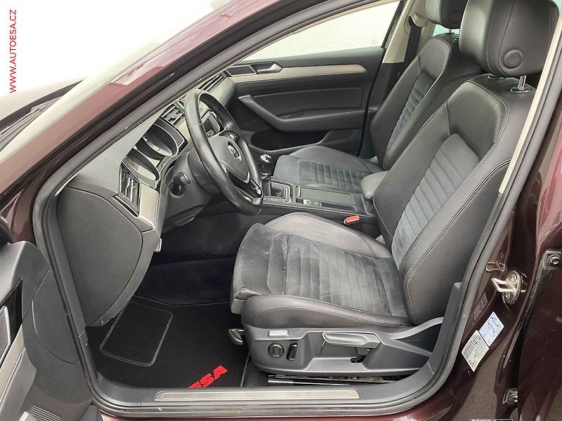 Volkswagen Passat (2016) 2.0 TDi 4x4, Highline, LED - fotka 9 z 17