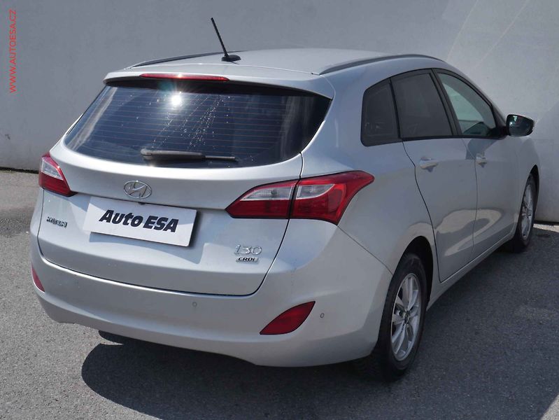 Hyundai i30 (2013) 1.6 CRDi, Klima, temp - fotka 4 z 14