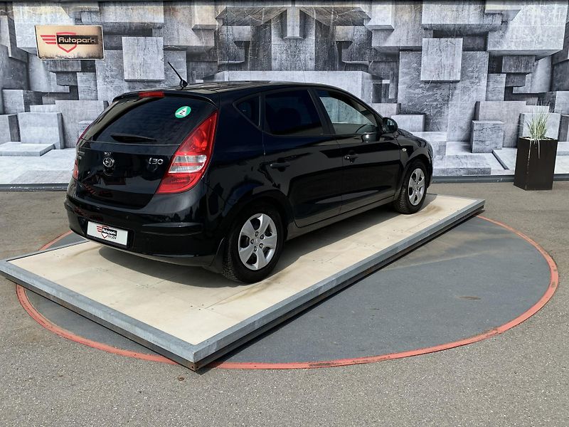 Hyundai i30 (2010) 1.4i, 80KW          - fotka 8 z 19