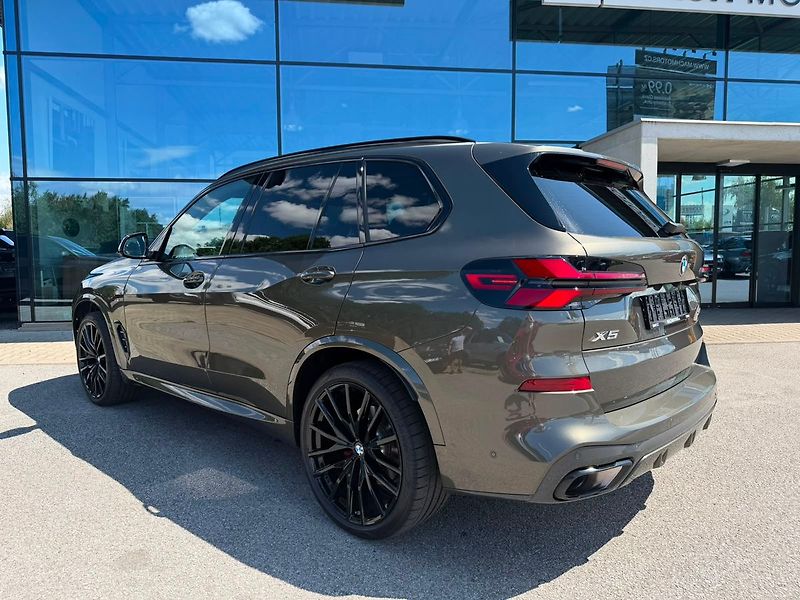 BMW X5 xDrive 30d - fotka 3 z 21
