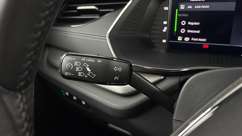 Škoda Octavia 2.0 TDI Ambition - fotka 14 z 24