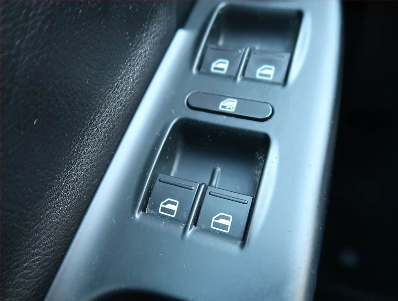 Volkswagen Passat (2010) Highline 1.6 TDI, Eko.zaplacen - fotka 13 z 13