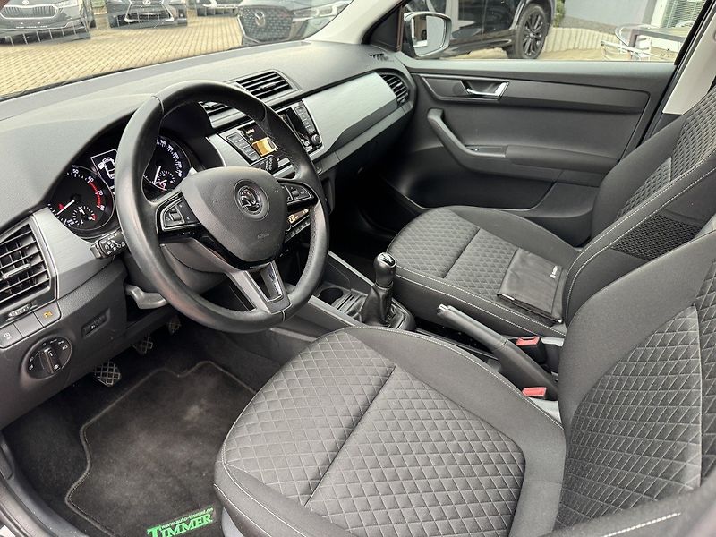 Škoda Fabia (2017) 1.2TSi Style Navi Digi Klima - fotka 24 z 49