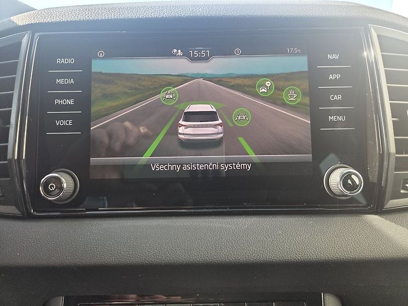 Škoda Karoq Selection 1,5TSI 110kW - fotka 13 z 13