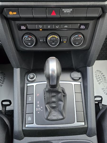 Volkswagen Amarok 3,0TDI 150kW 4x4 DSG TAŽNÉ DPH - fotka 14 z 24