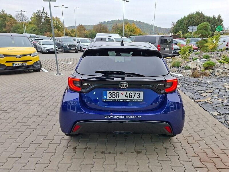 Toyota Yaris 1.5 HEV 130K Executive - fotka 6 z 12