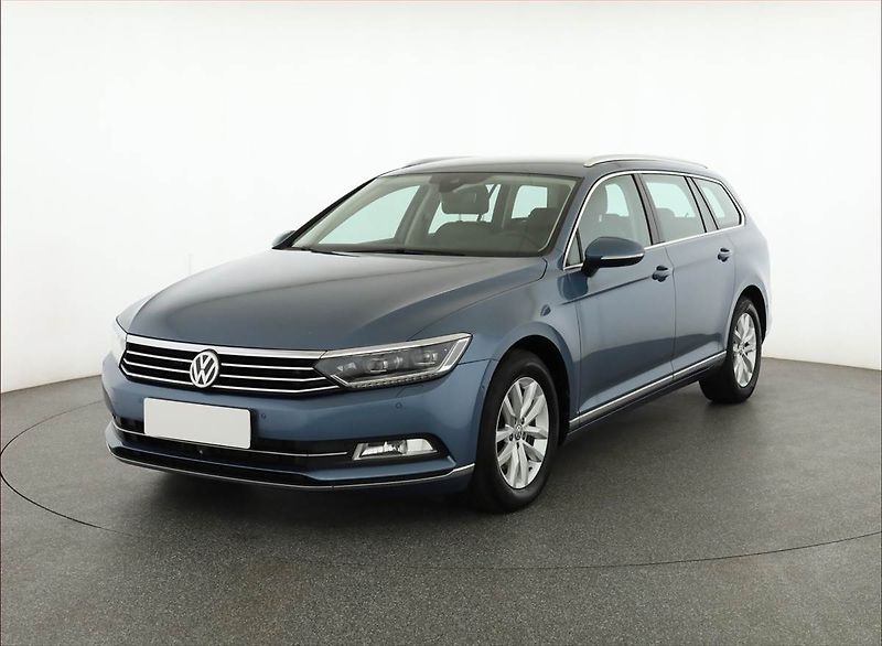 Volkswagen Passat (2015) Highline 2.0 TDI, Navi - fotka 2 z 19