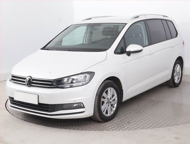 Volkswagen Touran (2021) Comfortline 2.0 TDI, Automat - fotka 2 z 16