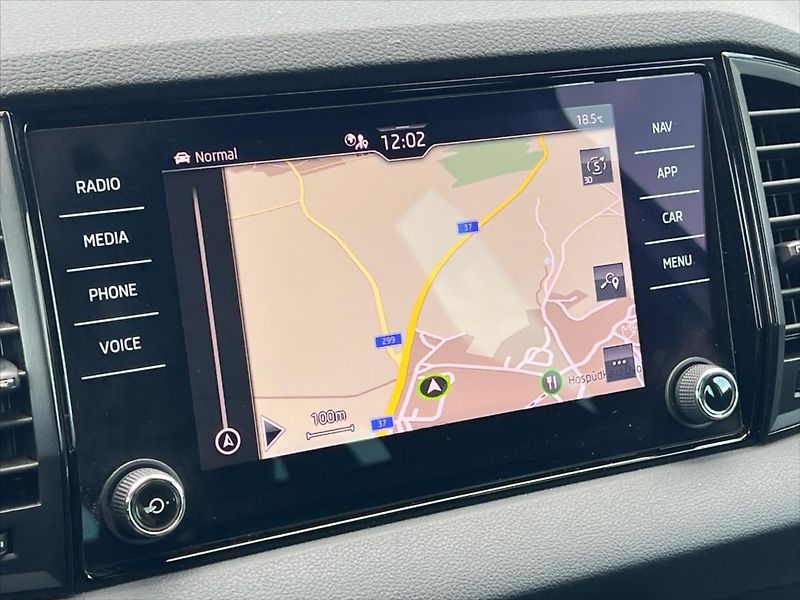 Škoda Karoq 1,5 TSi 110kW 7DSG SPORTLINE - fotka 22 z 27