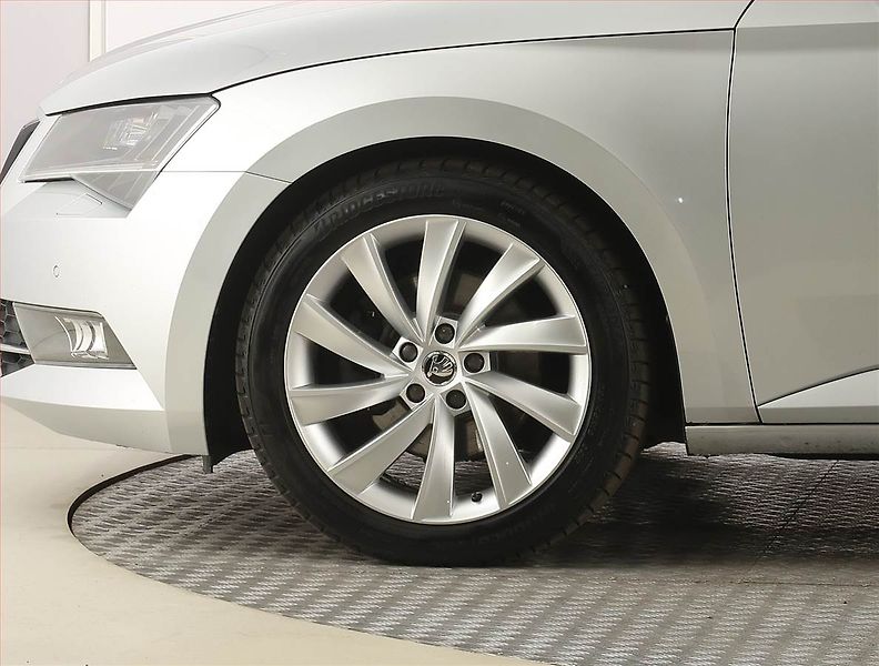 Škoda Superb (2016) 2.0 TDI 4x4, 4X4, Automat - fotka 15 z 31