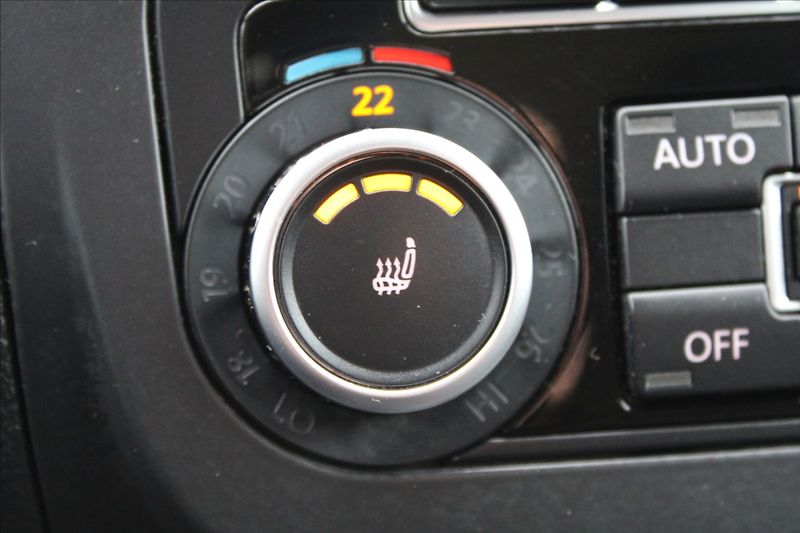 Volkswagen Golf Plus 2,0 TDI  VÝHŘEVY,TAŽNÉ - fotka 13 z 28