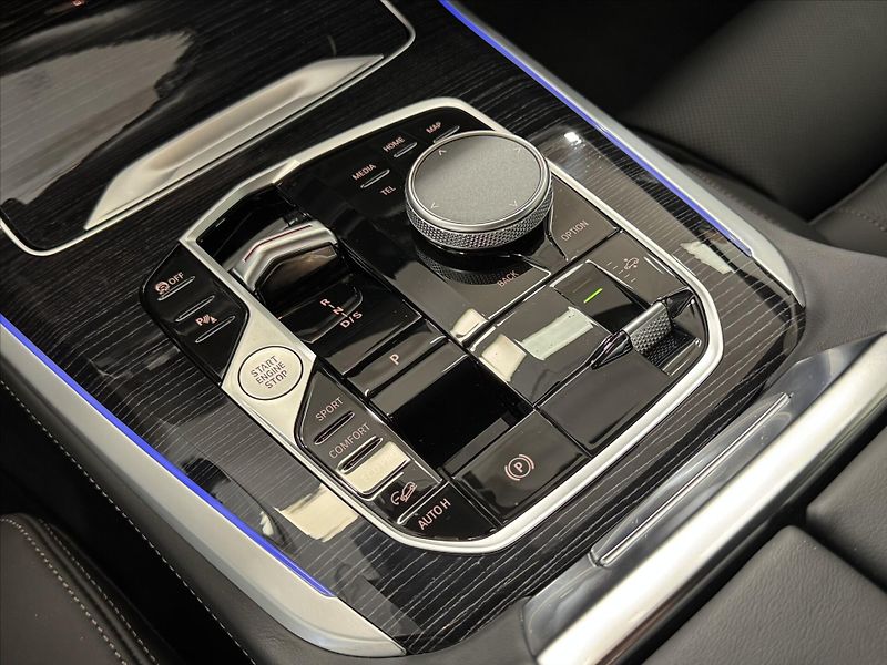 BMW X5 40d M-SPORT VZDUCH ZÁRUKA - fotka 21 z 37
