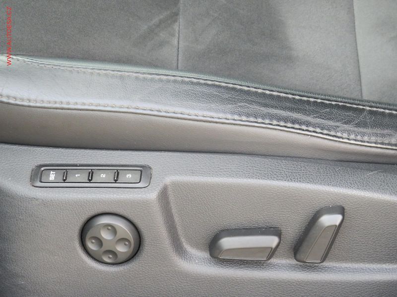 Škoda Superb (2011) 3.6 V6 4x4, ČR, Exclusive - fotka 23 z 28