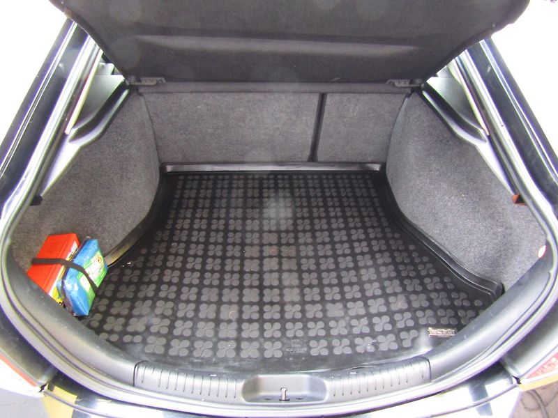 Ford Mondeo (2002) 2.0 TDCi 96kW PERFEKTNÍ STAV - fotka 21 z 36