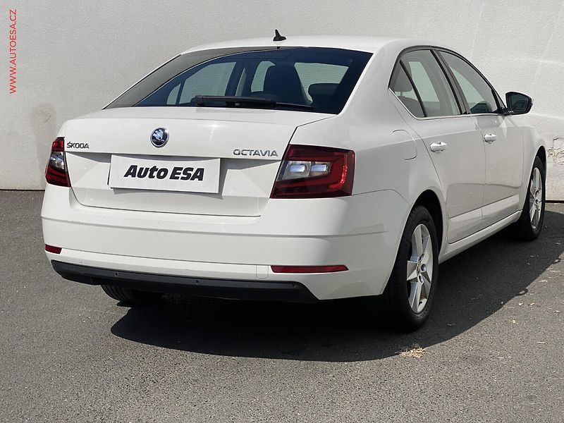 Škoda Octavia (2019) 1.6 TDi, ČR, Style, LED - fotka 4 z 17