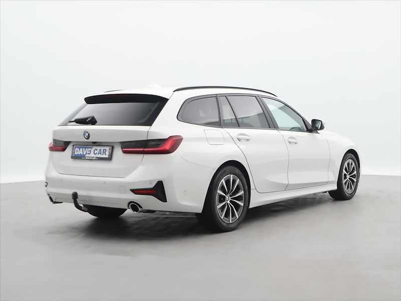 BMW Řada 3 Touring 2,0 320d 140kW CZ DPH - fotka 7 z 35