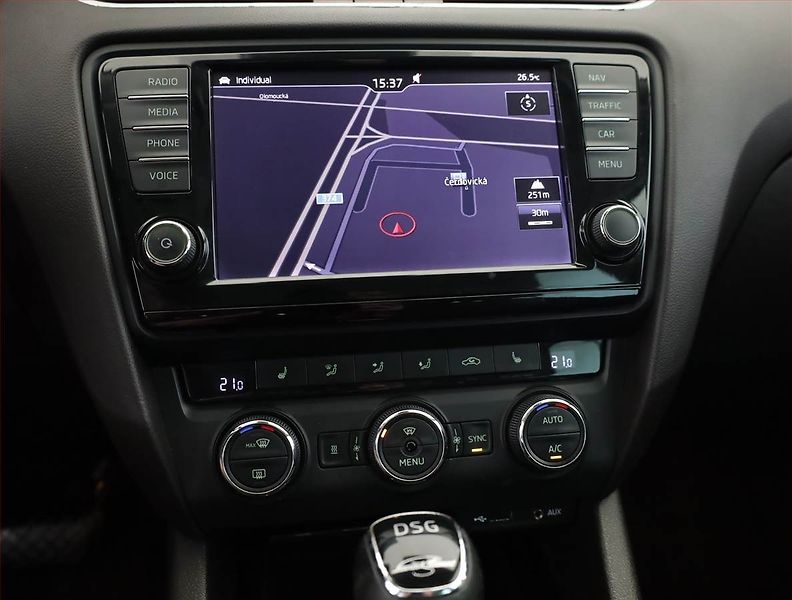 Škoda Octavia (2015) Laurin&Klement 2.0 TDI, 4X4 - fotka 10 z 17