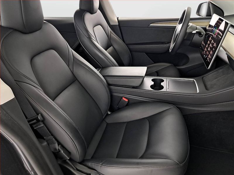 Tesla Model Y (2023) Long Range AWD 79kWh, SoH 91% - fotka 9 z 21