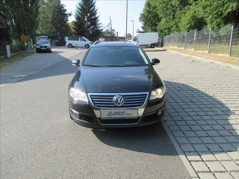 Volkswagen Passat 2,0 FSi 110Kw, 4x4, Kůže, xeno - fotka 3 z 24