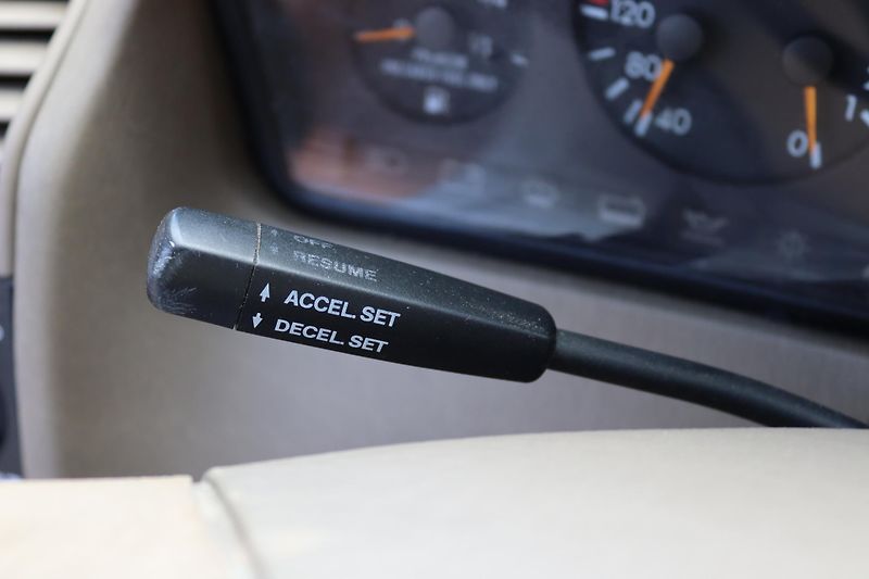 Mercedes-Benz SL SL 500 R129 225kW - fotka 33 z 49