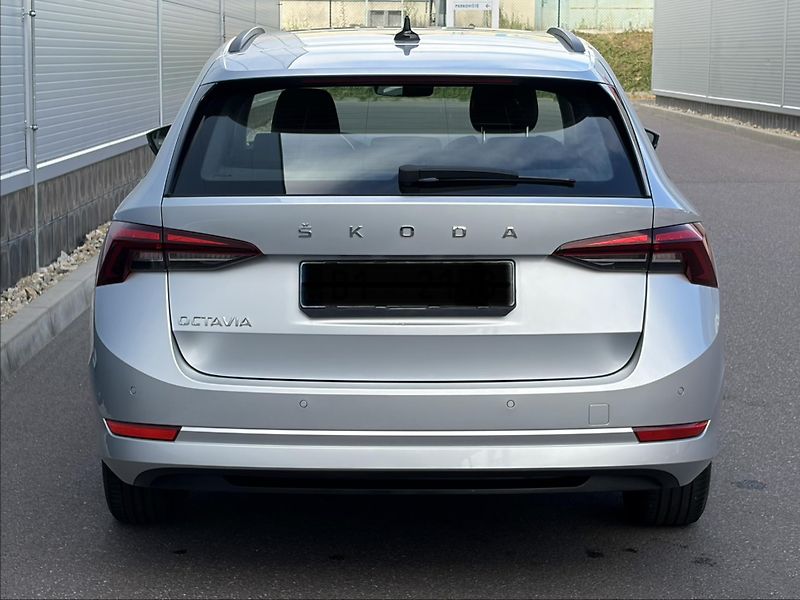 Škoda Octavia (2022) 2.0TDi DSG/BEZ NEHODY/ACC/NAVI - fotka 9 z 26