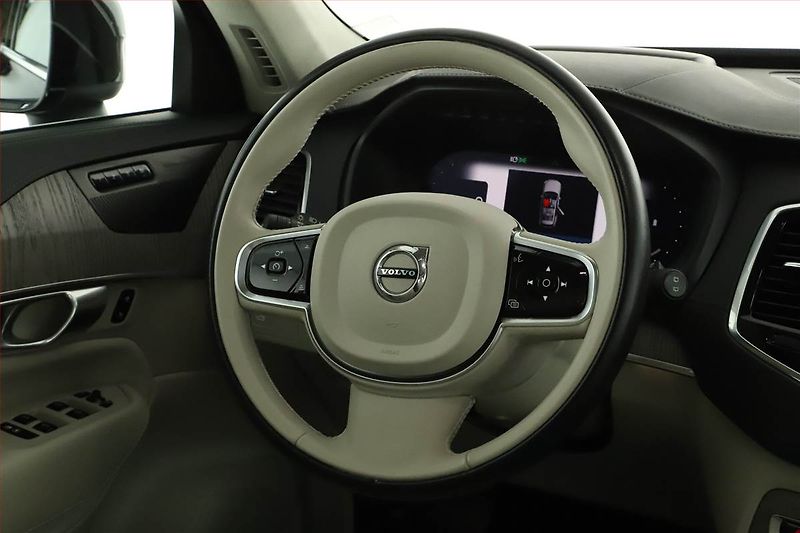Volvo XC90 (2023) B5 AWD - fotka 8 z 21