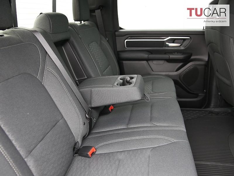 Dodge RAM (2026) 1500 BigHorn 5.7 V8  HEMI 2026 - fotka 41 z 48