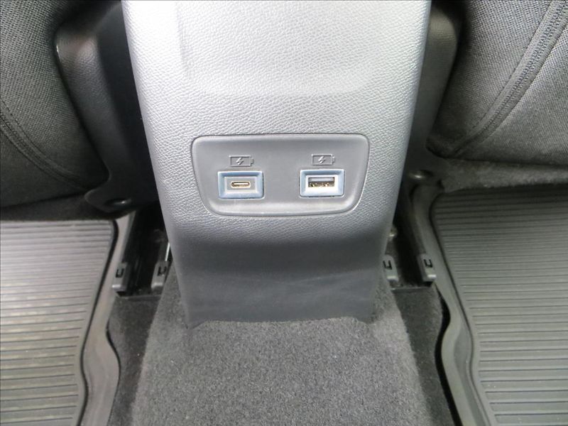 Peugeot 208 1,2 74kW e-DCS6 ALLURE ČR - fotka 23 z 24