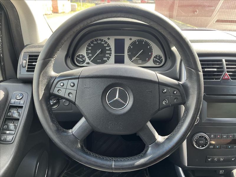 Mercedes-Benz Třídy B 2,0 i CNG ČR KLIMA SERVIS PNEU - fotka 15 z 37