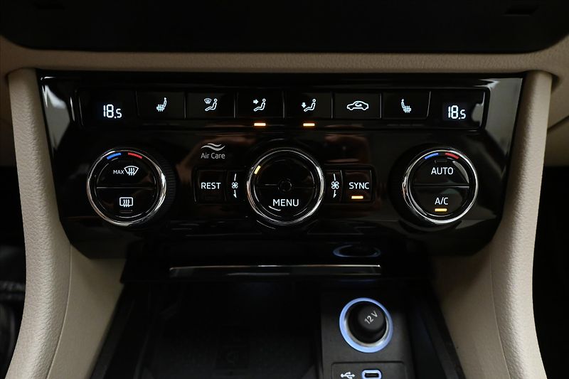 Škoda Superb 2,0 TDI 110kW Style DSG Záruka - fotka 21 z 33
