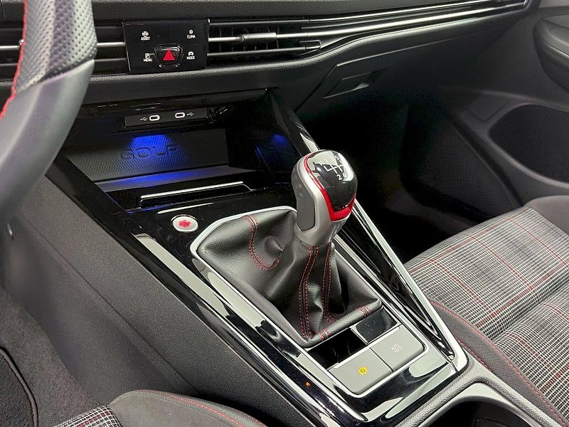 Volkswagen Golf (2024) GTI 2.0 TSI 180kW - fotka 23 z 29
