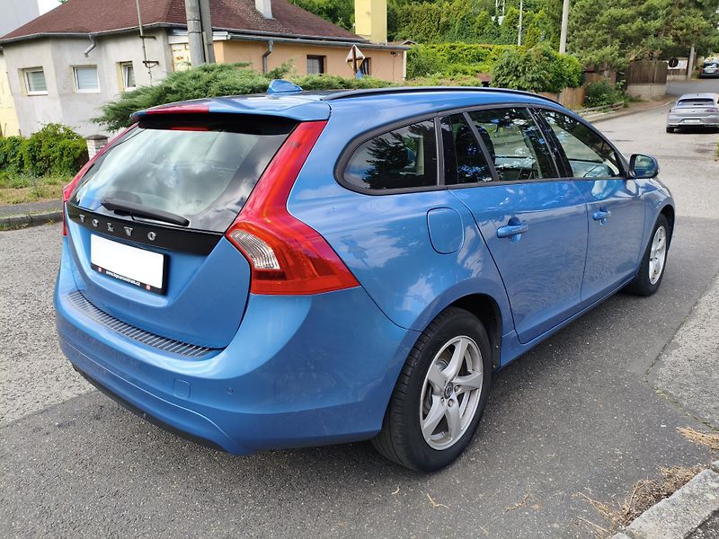 Volvo V60 (2014) 1,6 Diesel - fotka 6 z 33