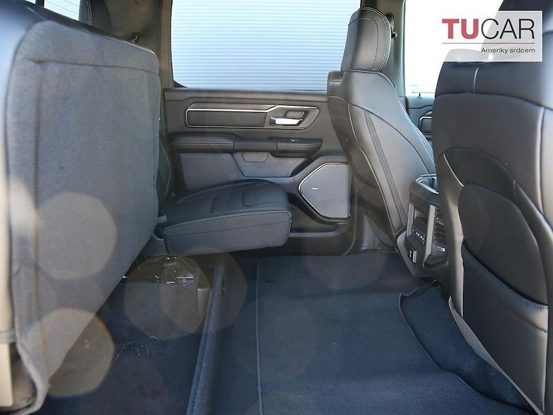 Dodge RAM (2026) 1500 Laramie 5.7 V8 HEMI 2026 - fotka 35 z 41