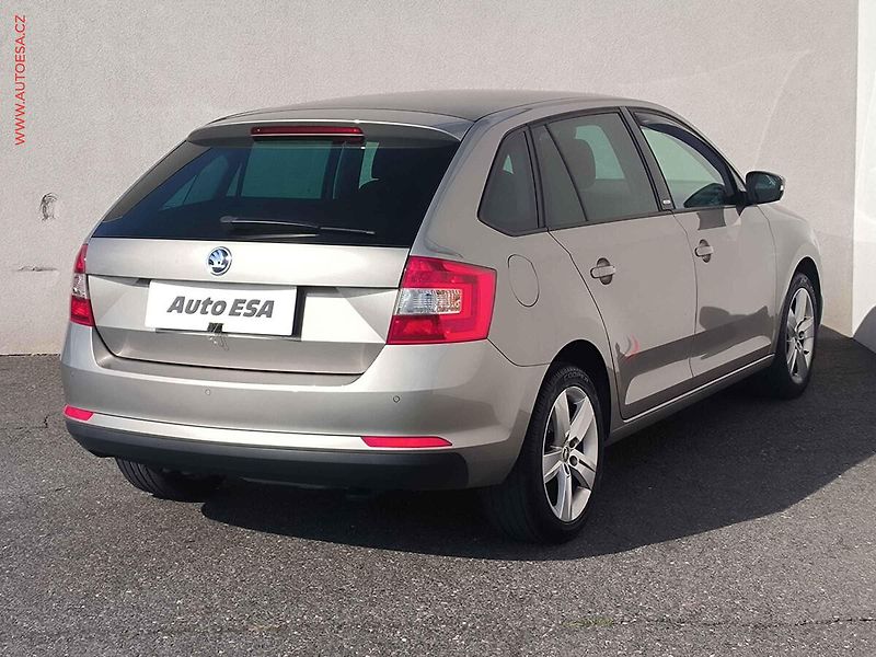 Škoda Rapid (2016) 1.4 TSi, Joy, DSG, xenon - fotka 4 z 20