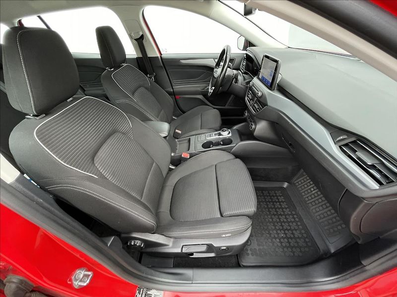 Ford Focus 1,5 Ecoblue AT8 Titanium Style - fotka 17 z 23