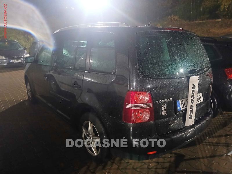 Volkswagen Touran (2003) 1.9 TDi, 1.maj, nez.topení - fotka 2 z 3