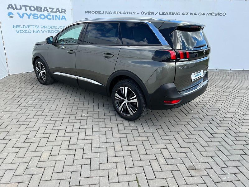 Peugeot 5008 (2019) 1.2PT 96kW ALLURE+ 7-míst - fotka 6 z 38