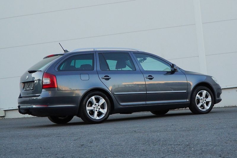 Škoda Octavia 1.4 TSI 90kW ELEGANCE - fotka 6 z 30
