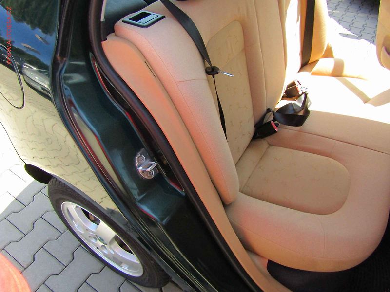 Škoda Fabia (2001) 1.4MPi, AT, AC, výhř.sed. - fotka 11 z 18