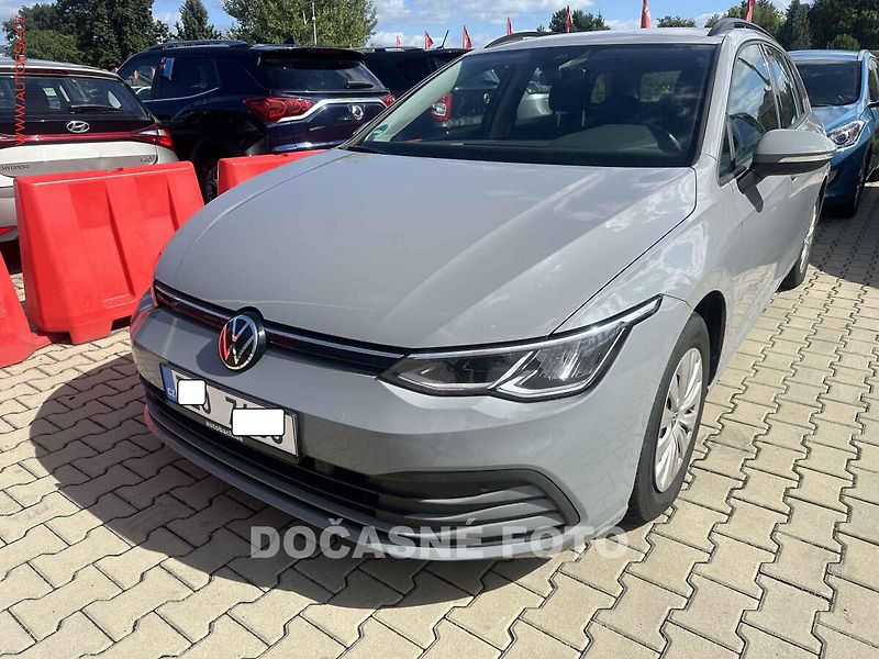 Volkswagen Golf (2021) 1.0TSi, 1.maj, navi, LED - fotka 1 z 3