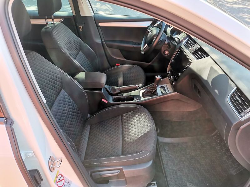 Škoda Octavia (2017) 1.0TSi 85kw DSG F1 LED NAVI - fotka 14 z 29