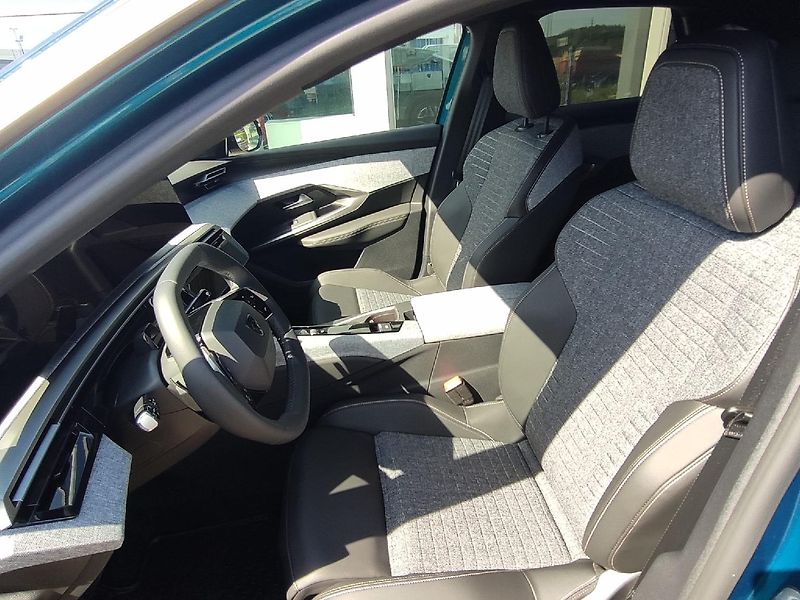 Peugeot 3008 (2026) Business 1.2 HYBRID 145k GRIP  - fotka 25 z 28