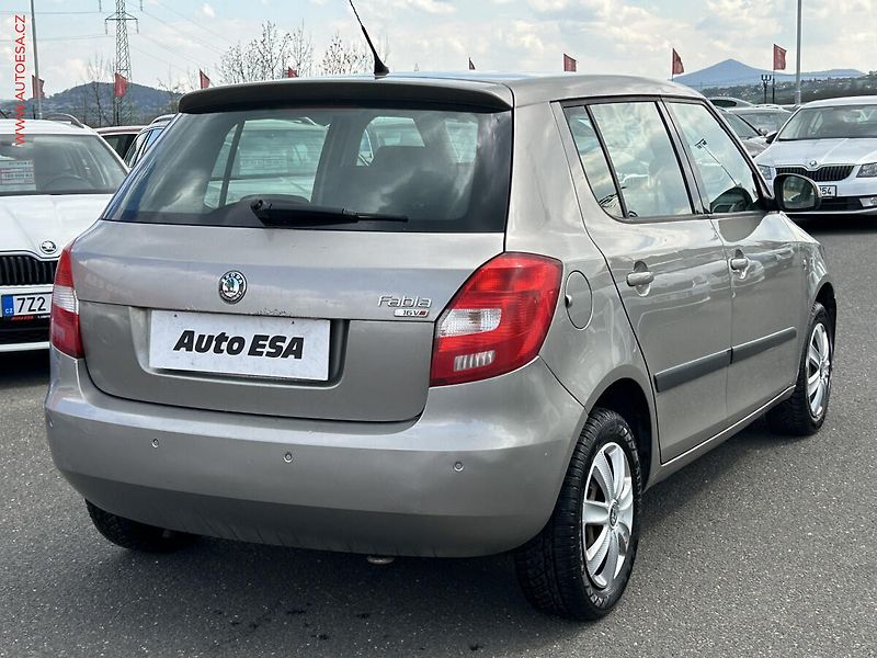 Škoda Fabia (2007) 1.6i 16V, ČR, AC, tempomat - fotka 4 z 13