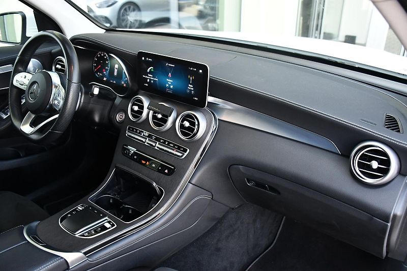 Mercedes-Benz GLC 300de 4MATIC ČR - fotka 17 z 42