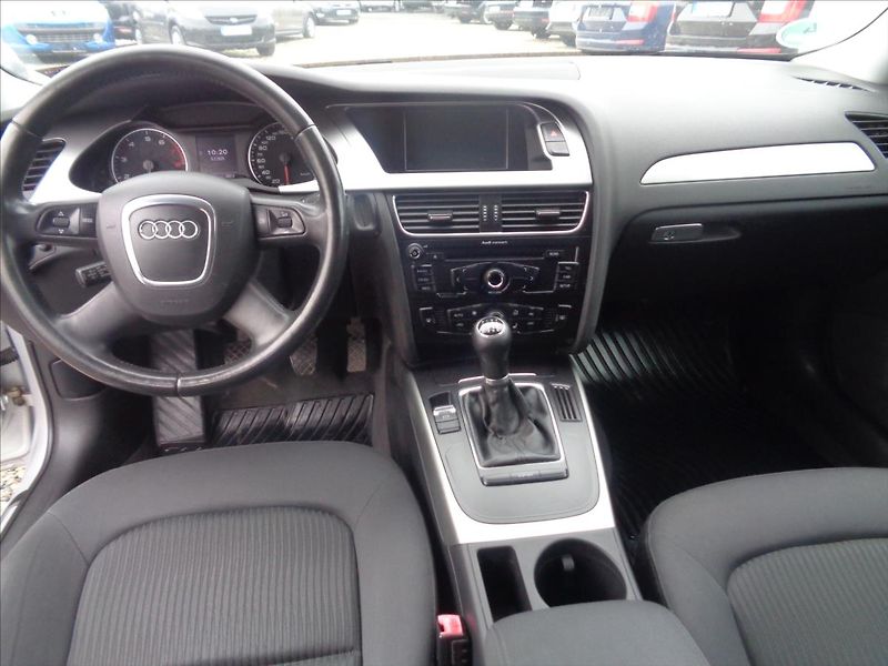 Audi A4 1,8 - fotka 12 z 16