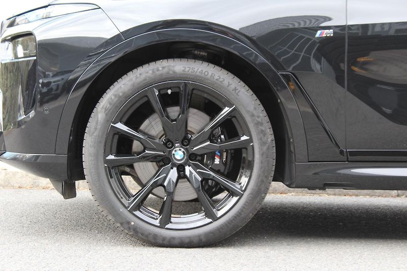 BMW X7 xDrive40d Mpaket CZ - fotka 4 z 26