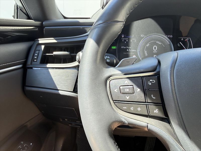 Lexus ES 300h 2,5 LIMITED EDITION  ES - fotka 12 z 19