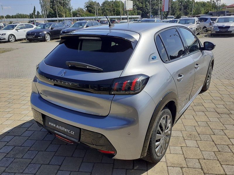 Peugeot 208 (2023) ELEKTRO 100Kw NAVIGACE - fotka 4 z 39