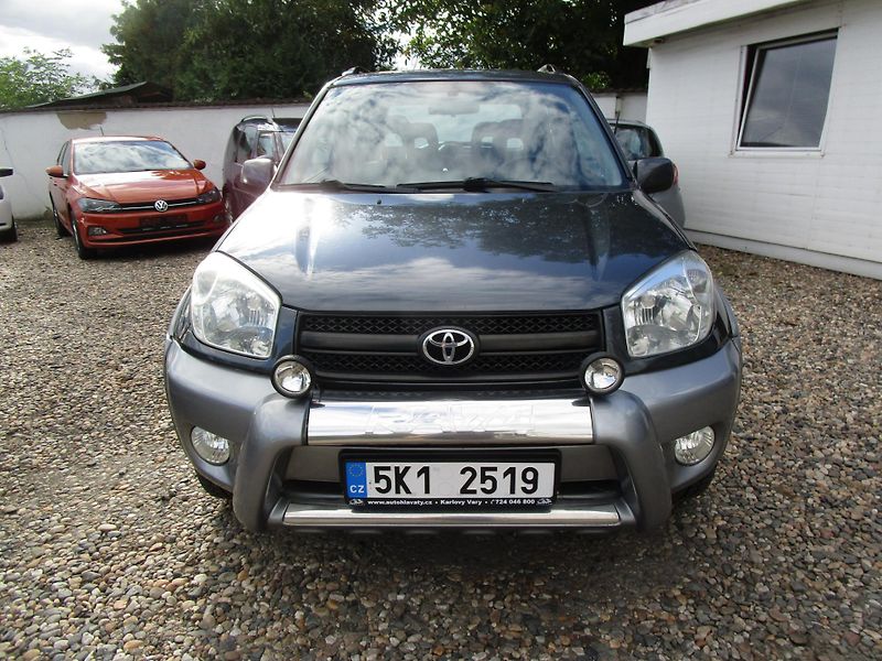 Toyota RAV4 2,0-110KW-4x4-AUTOMAT - fotka 2 z 16